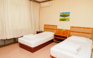 永顺邮政宾馆电话是多少？