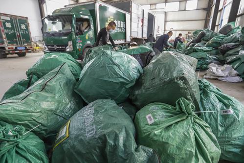 邮政快递和包裹有何区别？-第1张图片-陕西物流货运