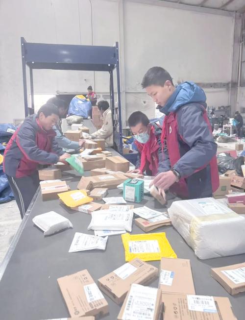 深圳中通快递分拣中心如何高效运转？-第3张图片-陕西物流货运