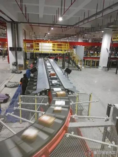 上海顺丰快递分拣中心如何高效运转？-第1张图片-陕西物流货运
